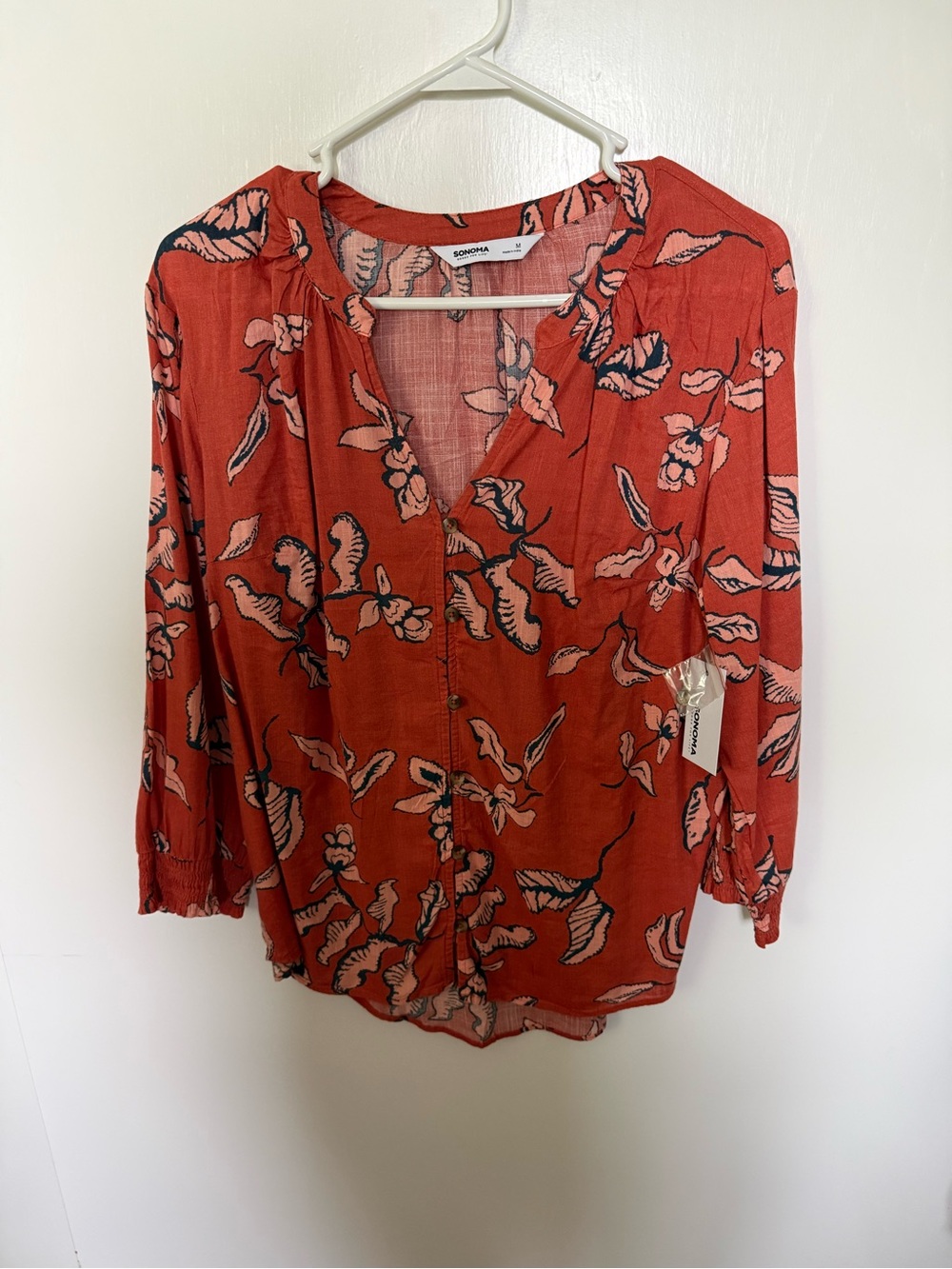 SONOMA   NWT  V-neck 3/4 sleeve top